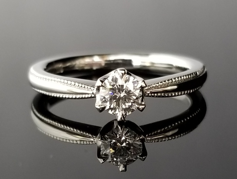 ミル打ちがクラシックなご婚約指輪 婚約指輪 Tanzo タンゾウ Ringraph リングラフ