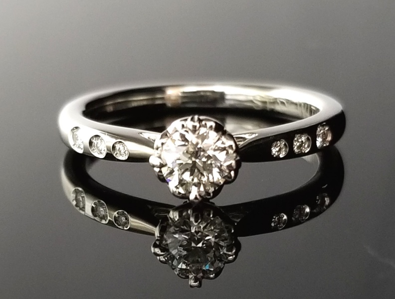 繊細で洗練されたデザインのご婚約指輪 婚約指輪 Tanzo タンゾウ Ringraph リングラフ