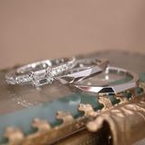 【ORECCHIO(オレッキオ)】＜siena～シエナ＞3つの異なるダイヤモンドの輝きが楽しめる華やかな婚約指輪。SE‐1113‐K