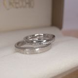 【ORECCHIO(オレッキオ)】＜safari～サファリ＞細い2本の指輪を重ねたようデザインはシンプルな婚約指輪との重ね着けでおしゃれな演出。メンズの拘りはミルグレインとハンマー仕上げで　FM‐2223/FM‐2224