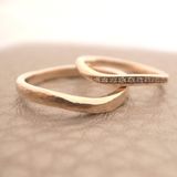 【ORECCHIO(オレッキオ)】カンパネラ ～オリジナルの細かいハンマー仕上げでアンティークな雰囲気の結婚指輪