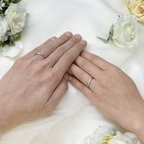 【Over Excellent(オーバーエクセレント)】【Star of bethlehem　スターオブベツレヘム　-流れ星-】真っすぐ向き合うふたりを導き輝く流れ星をイメージした優美な曲線。