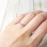 【宝寿堂(ほうじゅどう)】【宝寿堂】柔らかな曲線に沿ったダイヤが華やか《HM564s/HD564s》 ｜宝寿堂(ほうじゅどう)の結婚指輪