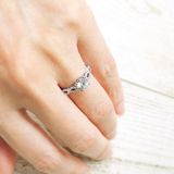 【宝寿堂(ほうじゅどう)】【宝寿堂】個性のある雰囲気で豪華なアームのエンゲージリング《HD02825》 ｜宝寿堂(ほうじゅどう)の婚約指輪