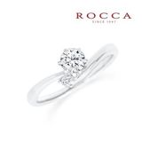【ROCCA(ロッカ)】【ROCCA】サイドメレが可愛い！V字のシンプルエンゲージリング SW-12