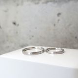 【Smith(工房スミス)】平打ちリング＆マット加工でシャープながらも優しい印象の結婚指輪
