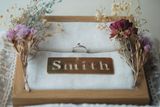 【Smith(工房スミス)】ダイヤモンド全体を覆うチョコ留めのエンゲージリング