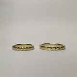 【Smith(工房スミス)】たてラインのアクセントがスタイリッシュな結婚指輪