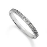 【DIAMOND DOT LAB(ダイアモンド ドット ラボ)】Mousse【ムース】のマリッジリング(結婚指輪)。