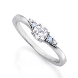 【DIAMOND DOT LAB(ダイアモンド ドット ラボ)】七ノ幸【蒼空】セットリング/ ブルーダイヤセッティング　雲ひとつない澄んだ空をイメージしたデザインです。