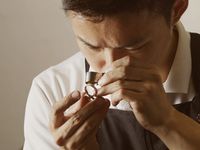 日本製の指輪・自社工房による安心の《生涯保証》