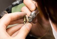 自社工房による 結婚指輪・婚約指輪の生涯保証