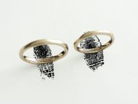 ずっと着けてても飽きのこないシンプルデザインと、個性を出せる豊富なカスタマイズオプション