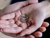 日常に寄り添う、なめらかな着け心地を追求しています