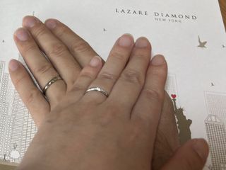 【ラザール ダイヤモンド(LAZARE DIAMOND)の口コミ】 ダイヤが入っていて、指が綺麗に見える指輪を探していました。いくつか店…