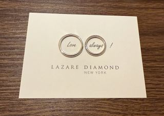 【ラザール ダイヤモンド(LAZARE DIAMOND)の口コミ】 シンプルなデザインだけど、ダイヤがたくさんついていてとってもかわいい…