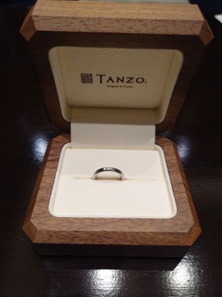【TANZO.(鍛造指輪)の口コミ】 耐久性に優れ、長期間大切に着用できる点を気に入りました。デザインもい…