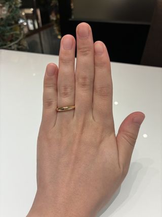 【YUKA HOJO(ユカホウジョウ)の口コミ】 ゴールドでシンプルなデザインを選びました。シンプルですがころっと丸い…