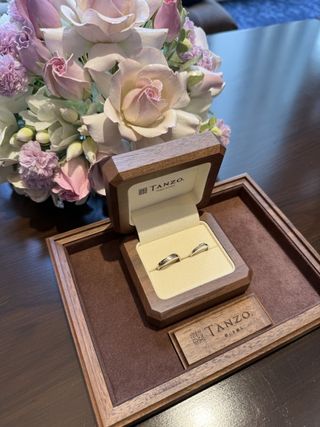 【TANZO.(鍛造指輪)の口コミ】 石の色や数、デザインの種類も幅広くあり、いろんなデザインから選べると…