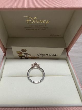 【ケイウノ ブライダル(K.UNO BRIDAL)の口コミ】 チップとデールのデザインが大きすぎず、とても可愛らしいです。相手がデ…