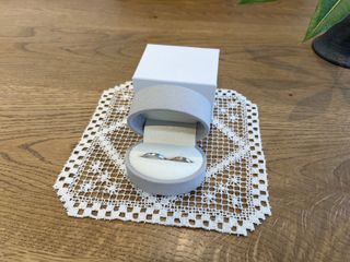 【uchimari(ウチマリ)の口コミ】 実際に見本の指輪をつけて、自分に合う色のものを選ぶことができました。…
