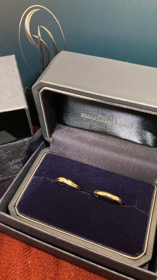 【銀座ダイヤモンドシライシの口コミ】 第一に、ダイヤモンドの光沢が素晴らしいです。控えめなデザインというよ…