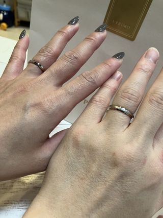 【アイプリモ(I-PRIMO)の口コミ】 女性用は真ん中に石があり目立ち過ぎない希望通りの大きさでワンポイント…