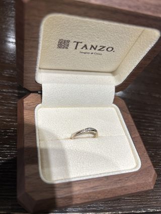 【TANZO.(鍛造指輪)の口コミ】 指輪のデザインは既存の写真を見ながら自分の希望を伝えつつ作りました。…