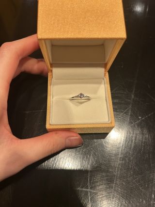 【ケイウノ ブライダル(K.UNO BRIDAL)の口コミ】 指輪の横から見たデザインがどこのブランドの指輪を見ても気に入らず、セ…