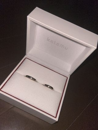 【Katamu(カタム)の口コミ】 内側がピンクゴールドになっていて、肌に馴染んで良いし、付け心地も最高…