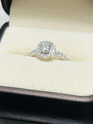 【宝寿堂(ほうじゅどう)の口コミ】 ダイヤがお得なので、ブランドと同じ値段でも大きなカラットや透明度の高…