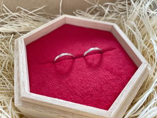 【出雲縁(いずもえん)の口コミ】 価格も比較的リーズナブルで色々なデザインから好みのものを作れます。
色…