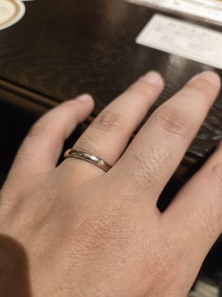 【TANZO.(鍛造指輪)の口コミ】 フルオーダーの鍛造と言うことで、耐久性とデザインの両方を求められる為…