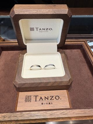 【TANZO.(鍛造指輪)の口コミ】 S字になってるデザイン、ミルうち、石打ちにしたことできらきら感がアップ…