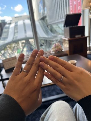 【TANZO.(鍛造指輪)の口コミ】 ミル打ちが入っているデザインでペア感を出していただきました。
注文から…