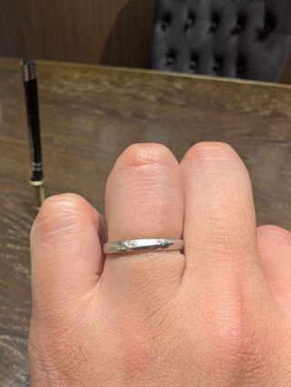 【TANZO.(鍛造指輪)の口コミ】 希望しているデザインを叶えることが出来て満足しています
ストレートです…