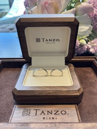 【TANZO.(鍛造指輪)の口コミ】 ワンポイントの石と五光留がとてもかわいくて気に入っています。
ミル打ち…