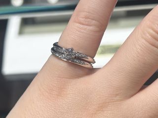 【エクセルコダイヤモンド(EXELCO DIAMOND)の口コミ】 指輪の内側に丸みがあって、日本人の指に合うように作られているらしく、…