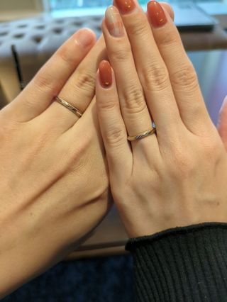 【TANZO.(鍛造指輪)の口コミ】 デザインを一から細かく決められる点が非常に良かったです。結婚指輪と聞…