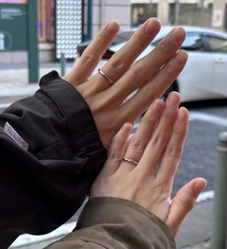 【ラザール ダイヤモンド(LAZARE DIAMOND)の口コミ】 付け心地がとても良くて、手に馴染みやすいです。
重さもとても軽いので、…