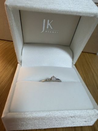 【1122 iifuufu bridal(いい夫婦ブライダル)の口コミ】 ダイヤの大きさを変えたり、内側に刻印や誕生石を入れれたりするのは、オ…