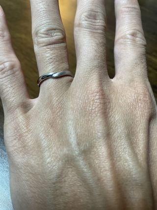 【アイプリモ(I-PRIMO)の口コミ】 シンプルながらも上品なデザインが魅力で気に入りました。あえてつや消し…