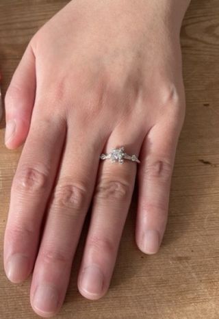 【St.Maria(サンタマリア)の口コミ】 自然なものをモチーフにした可愛い婚約指輪が欲しいと考え、こちらのお店…