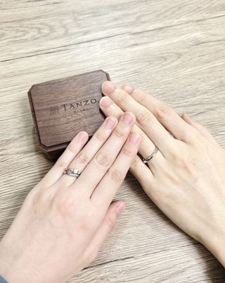 【TANZO.(鍛造指輪)の口コミ】 色も数ある中から選べて、デザインや石の配置など細かくオーダー聞いても…