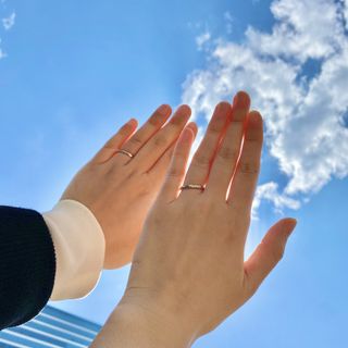 【アイプリモ(I-PRIMO)の口コミ】 価格は安いが、品質に問題なし。
ダイヤが3つ連なっていることや、指輪の…