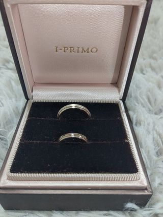 【アイプリモ(I-PRIMO)の口コミ】 プラチナでもゴールドでもない色味と、人と被らない段差のついたデザイン…