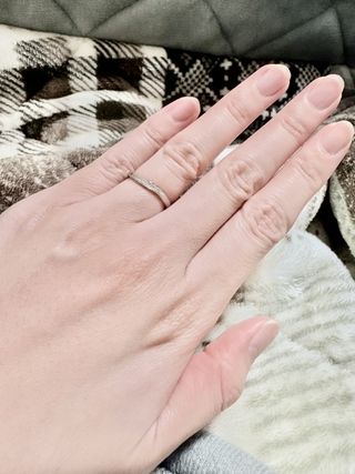 【ヴァンドーム青山(VENDOME AOYAMA)の口コミ】 着用した時に綺麗に見えたので形はウェーブ型にしました。ダイヤの範囲も…