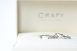 【CRAFY(クラフィ)の口コミ】 V字、プラチナ、連続彫留め、ヘアライン加工。
各々好きなデザインで作る…
