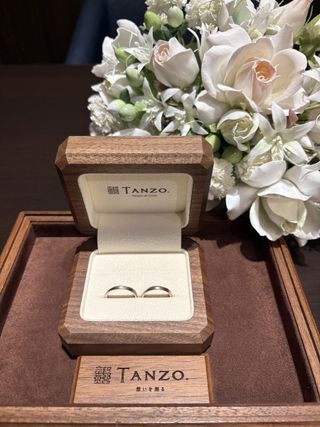 【TANZO.(鍛造指輪)の口コミ】 価格は少し高かったのですが、2人だけのデザインで作成ができました。光り…