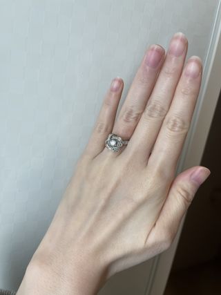 【ブシュロン(BOUCHERON)の口コミ】 仕事柄結婚指輪は大人め、その分婚約指輪はギラッギラの心ときめくものが…